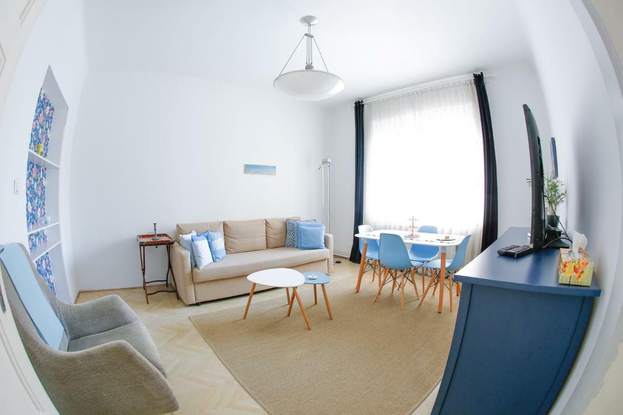 Taya Apartment Ljubljana Buitenkant foto