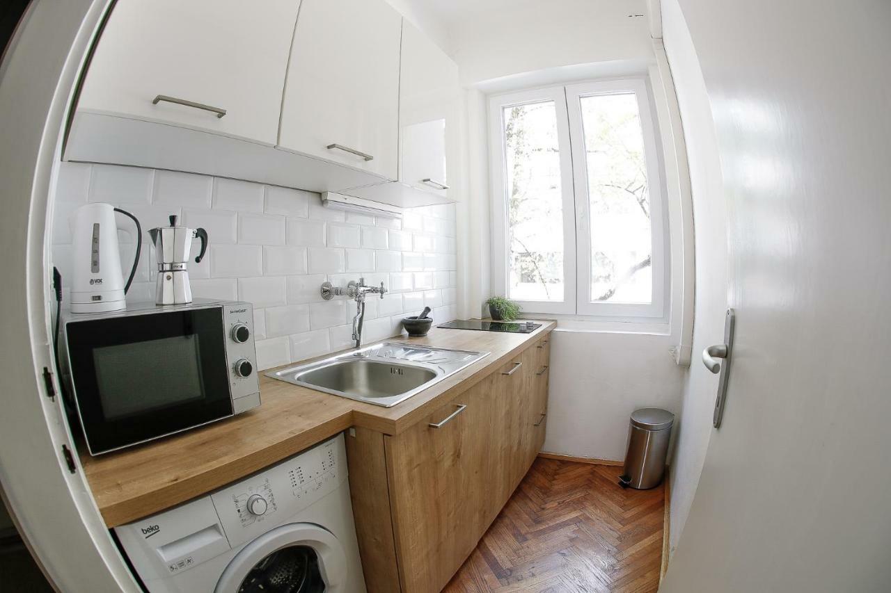 Taya Apartment Ljubljana Buitenkant foto